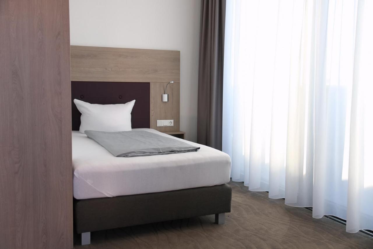 Hotel New In Gaimersheim Eksteriør bilde